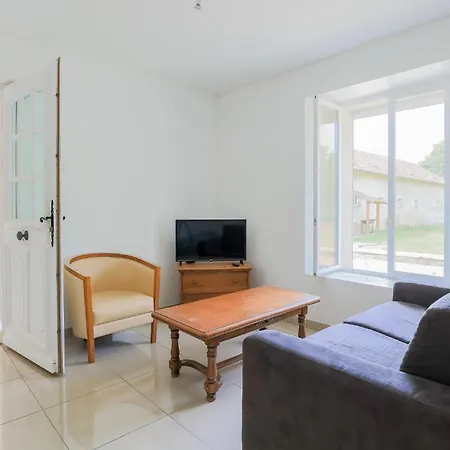 Holiday home 2 Bedroom Amazing In Monthenault
